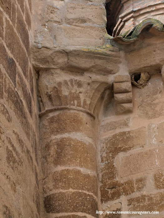 CAPITELES DE LA ARTICULACIÓN ENTRE ABSIDES